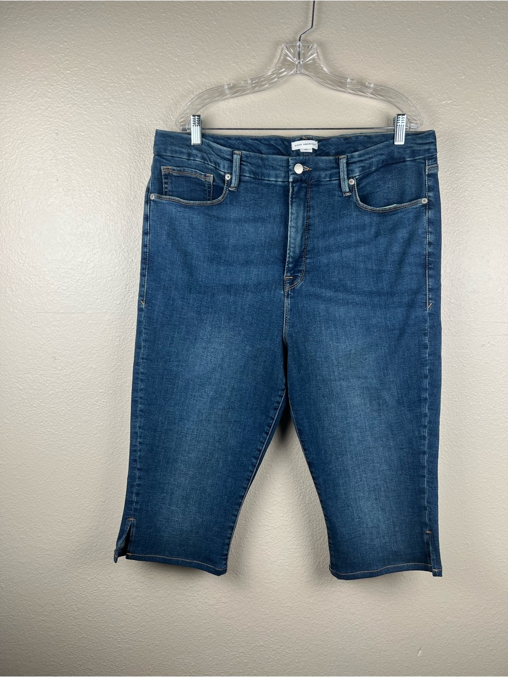 Good American Size 20 Blue Capri Cropped Jeans
